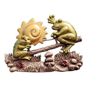 Darling Dash "DD" Signed Vintage Frog Brooch Pin Seesaw Titter Totter Sun Pewter